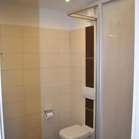 Lägenhet Am Pool Und 8